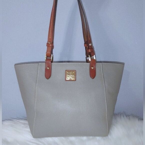 Dooney & Bourke Maxine pebbled leather tote EUC - Picture 1 of 11